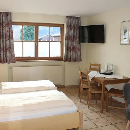 Guglhupf Pensión 3*