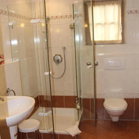Guglhupf Gasthof 2*